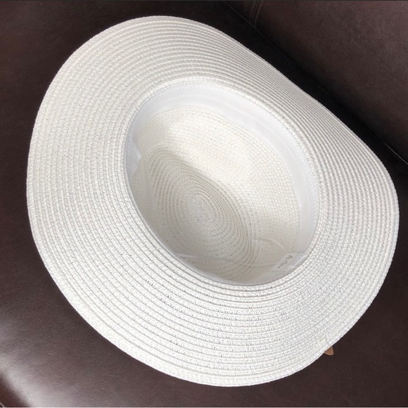 White daisy wrapped straw hat - Picture 2 of 4